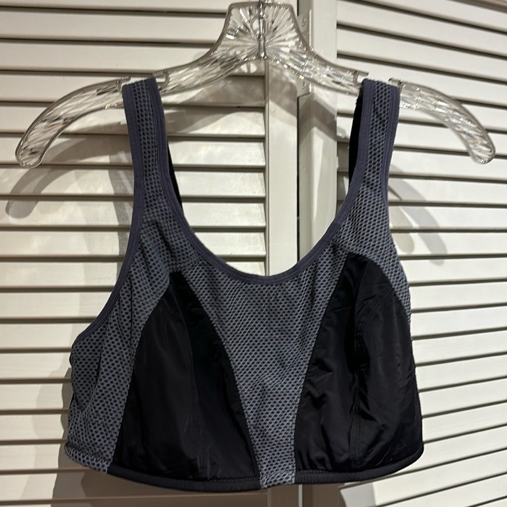 Pour Moi sports bra 38D some wear